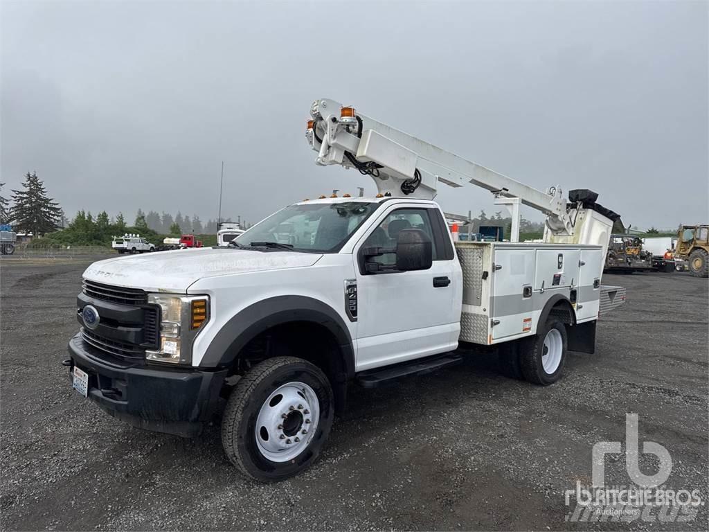 Ford F-450 拖拉移动式高空作业平台