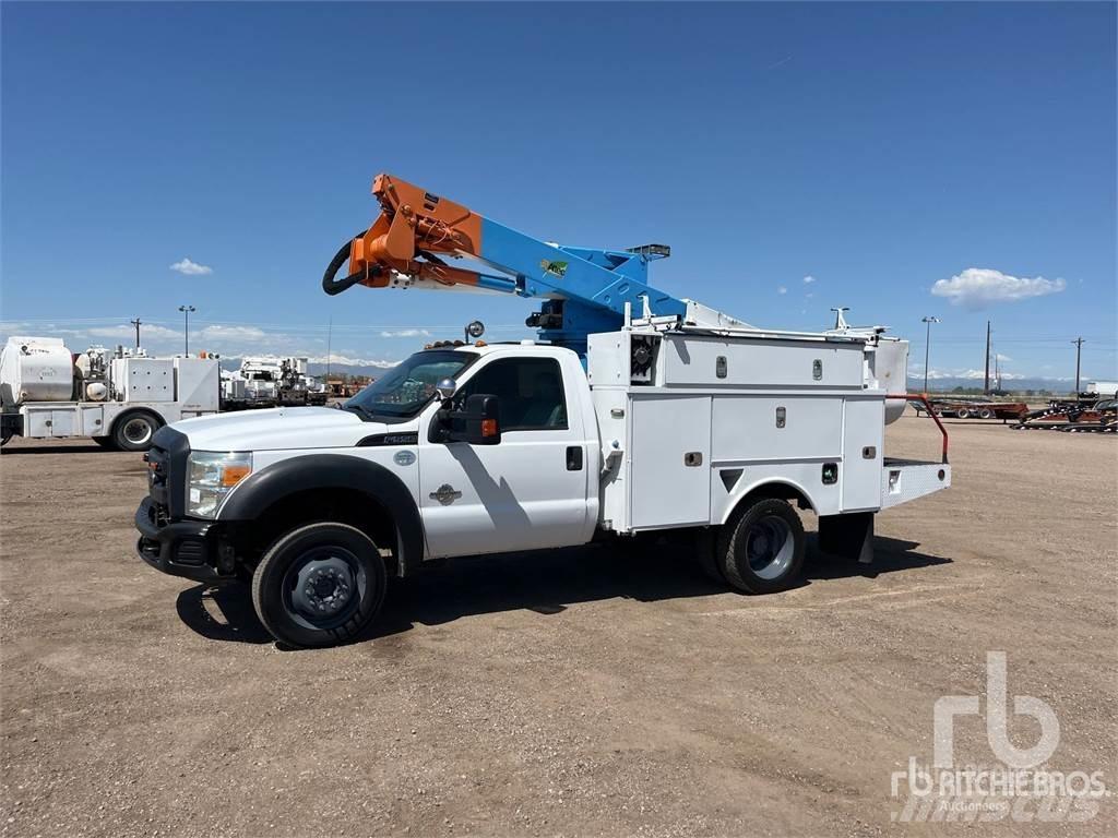 Ford F-550 拖拉移动式高空作业平台