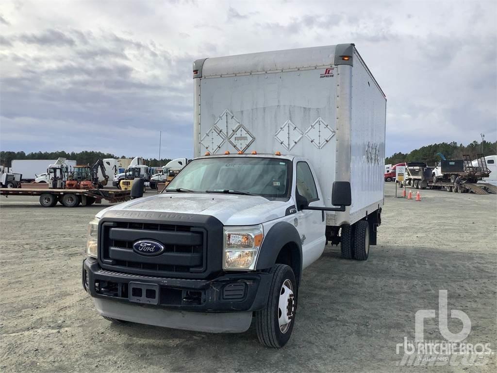 Ford F-550 大型面包车