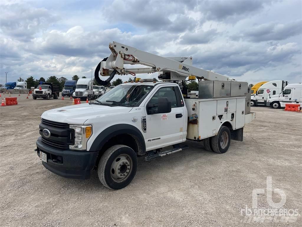 Ford F-550 拖拉移动式高空作业平台