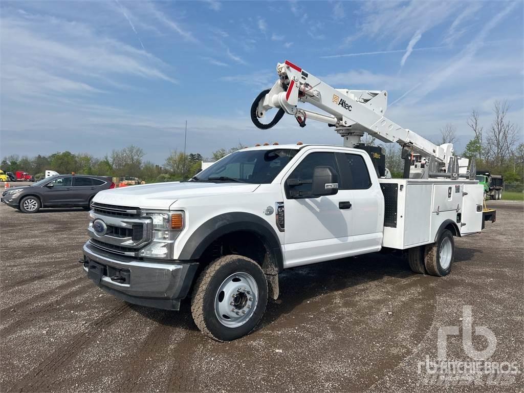 Ford F-550 拖拉移动式高空作业平台