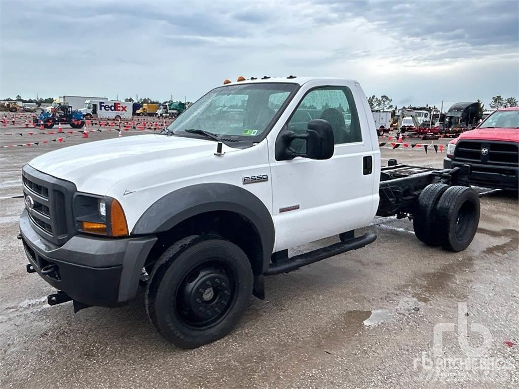 Ford F-550 XL 平板车