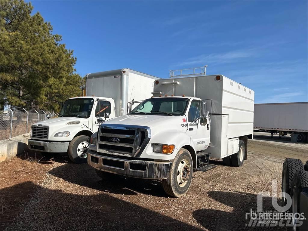 Ford F-650 碎木车