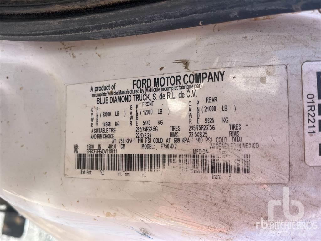 Ford F-750 自卸式货车