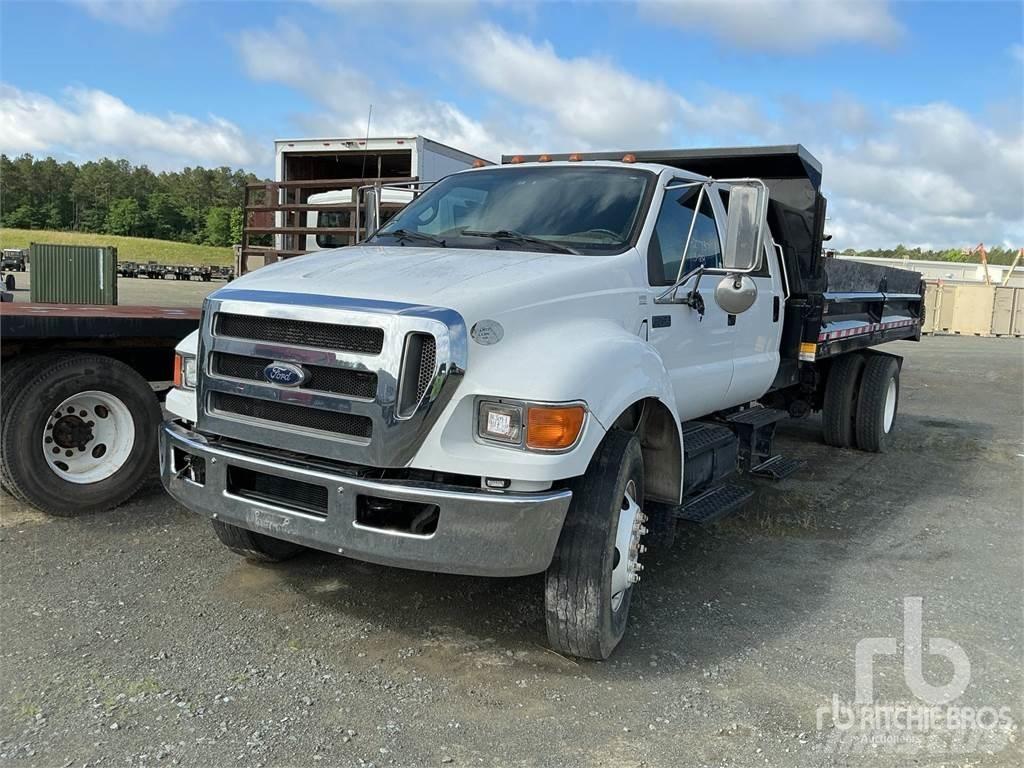 Ford F-750 平板栏板货车