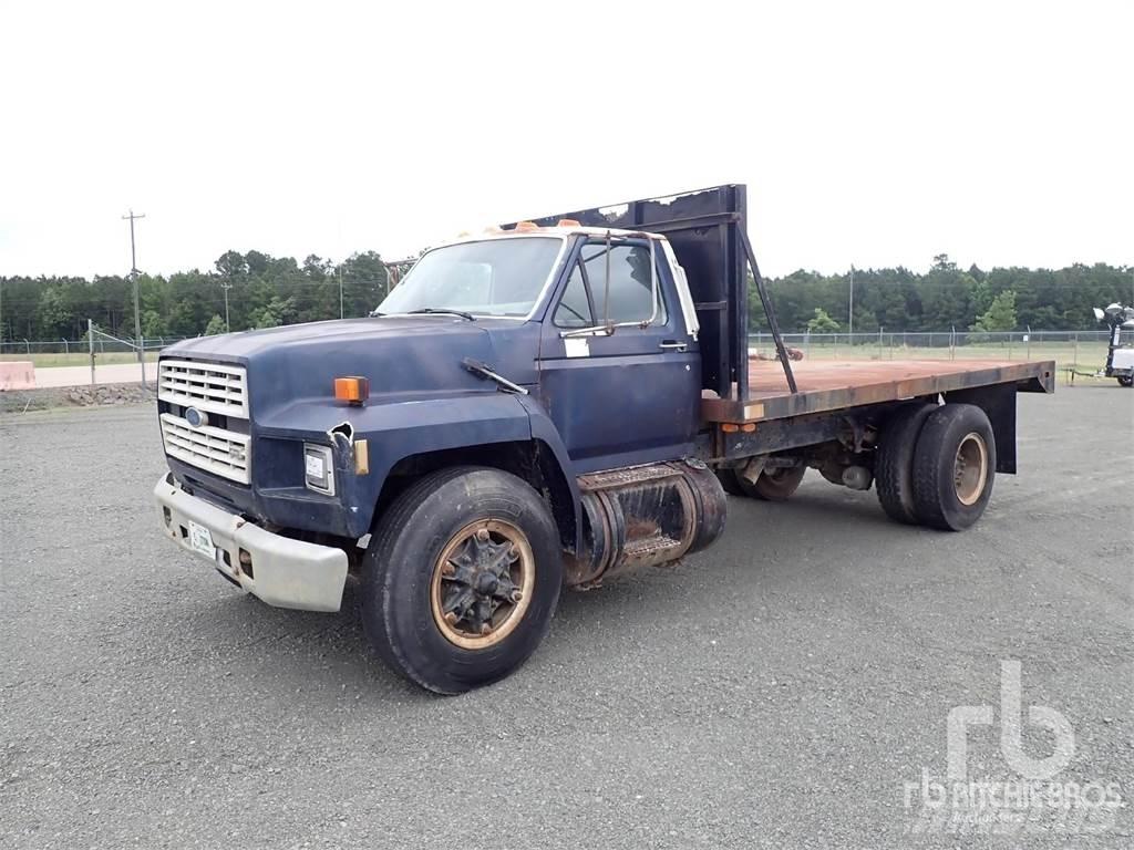 Ford F-800 平板栏板货车