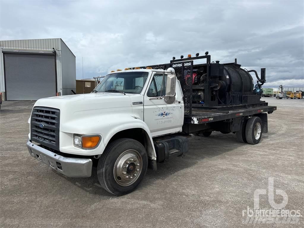 Ford F800 沥青喷洒机