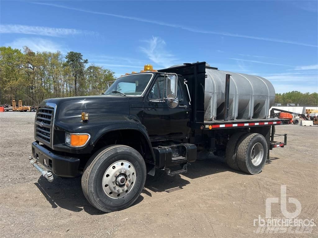 Ford F800 水罐车