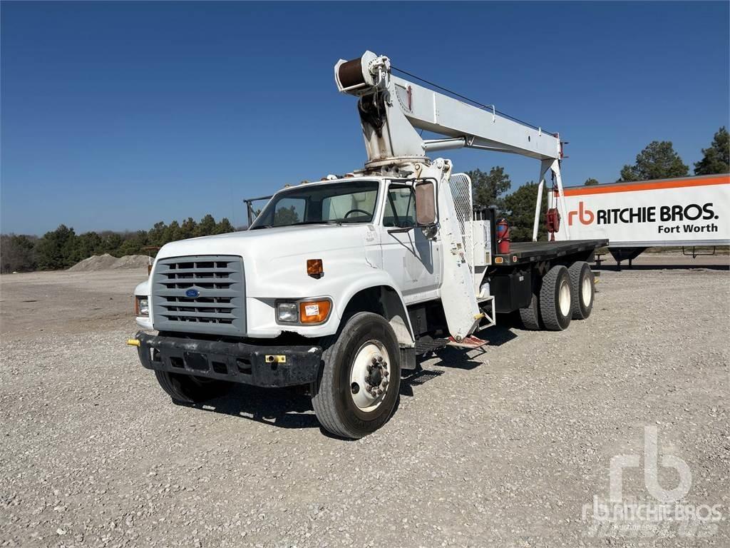 Ford FT900F 起重车