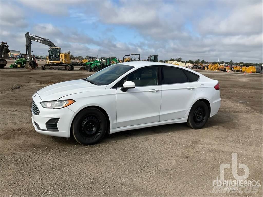 Ford FUSION 汽车