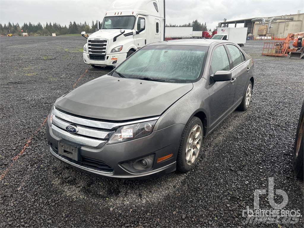 Ford FUSION 汽车