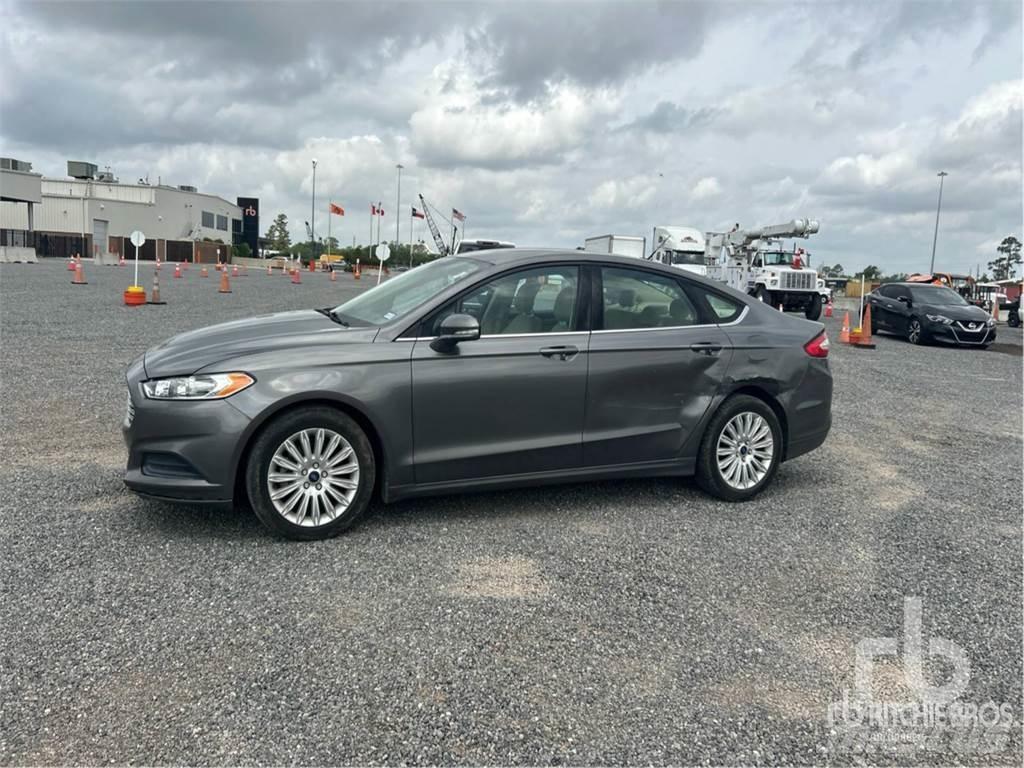 Ford FUSION 汽车