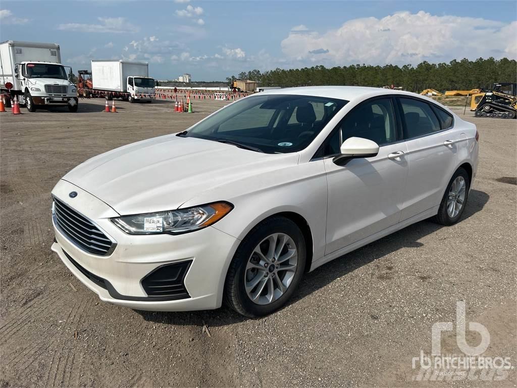 Ford FUSION SE 汽车