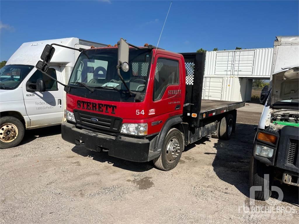 Ford LCF550 平板栏板货车