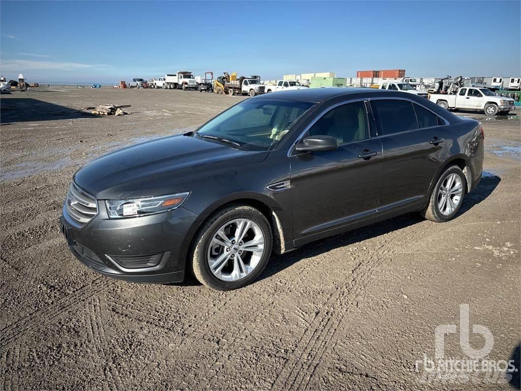 Ford TAURUS 汽车