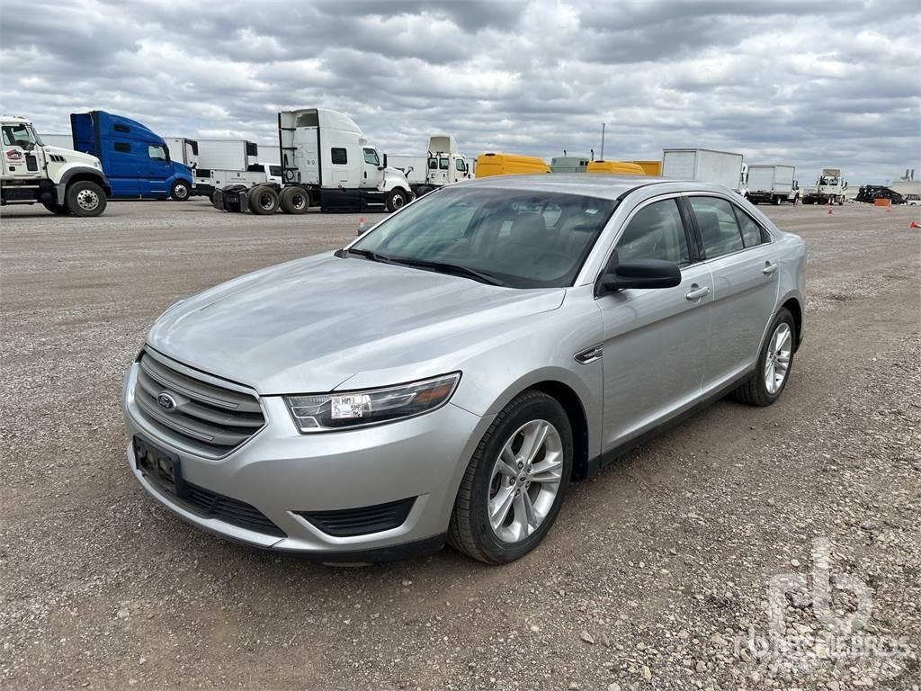 Ford TAURUS 汽车