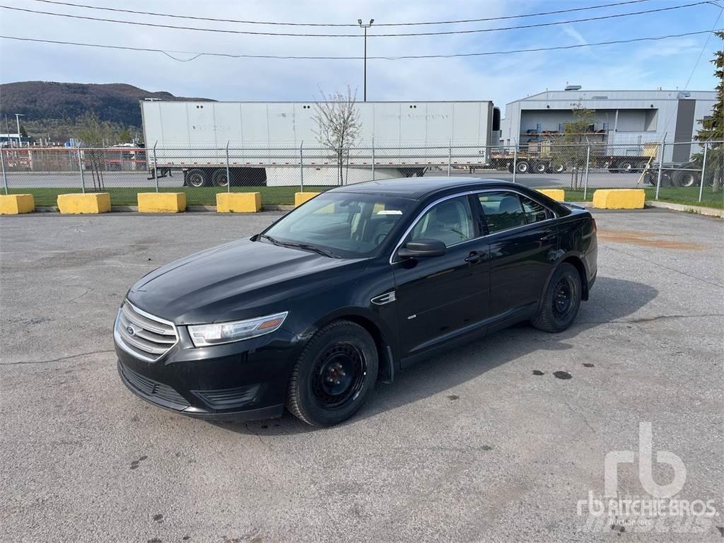 Ford TAURUS 汽车
