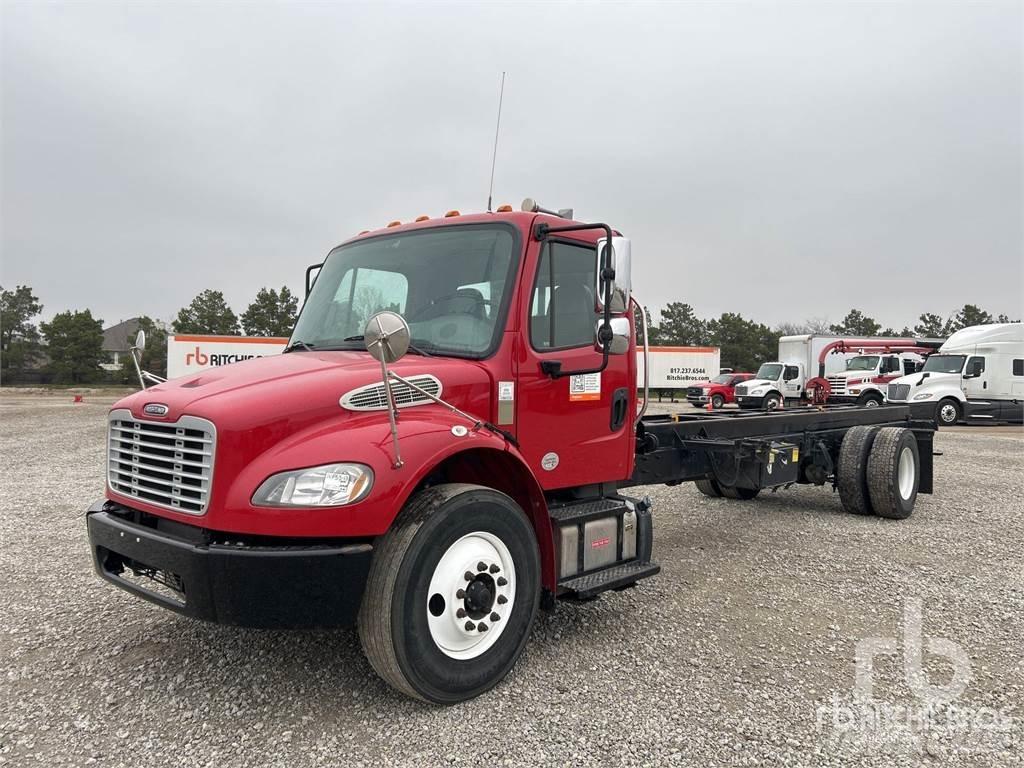Freightliner M2 大型面包车