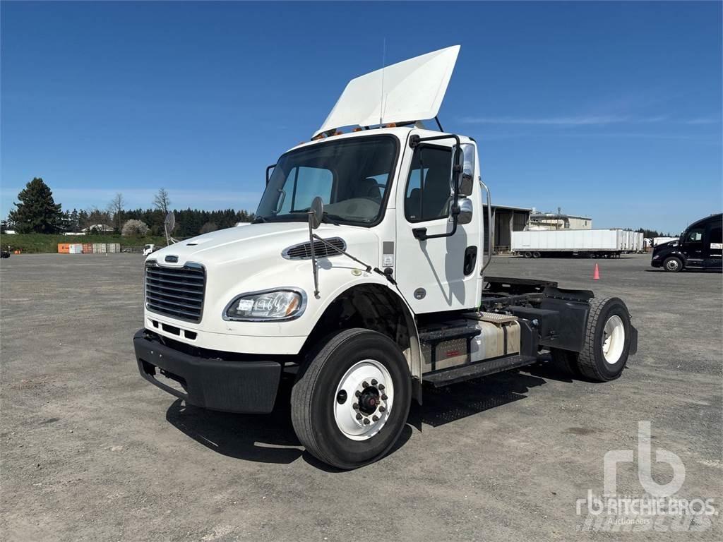 Freightliner M2 牵引车