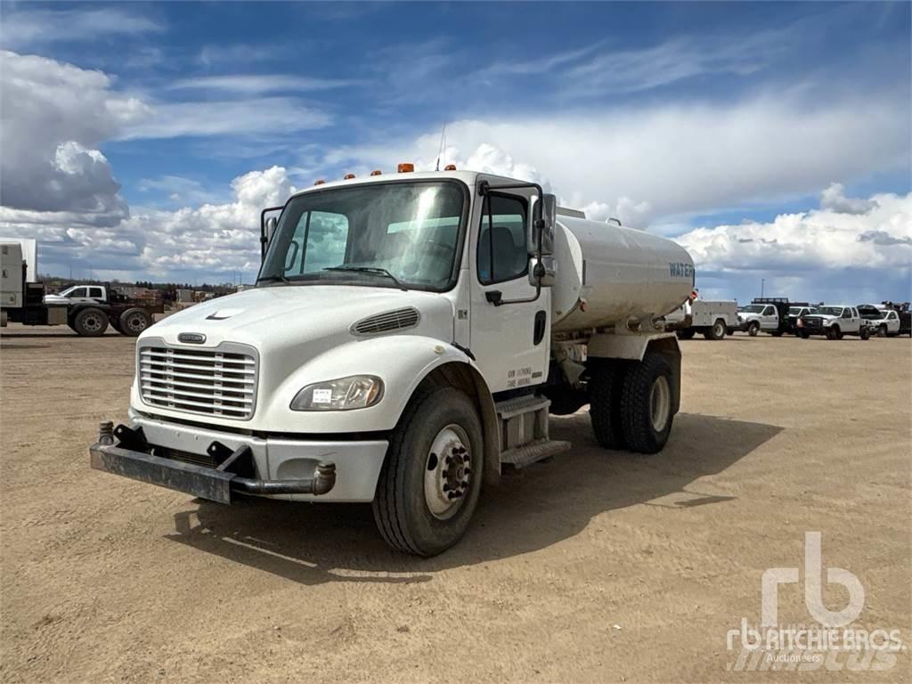 Freightliner M2 水罐车