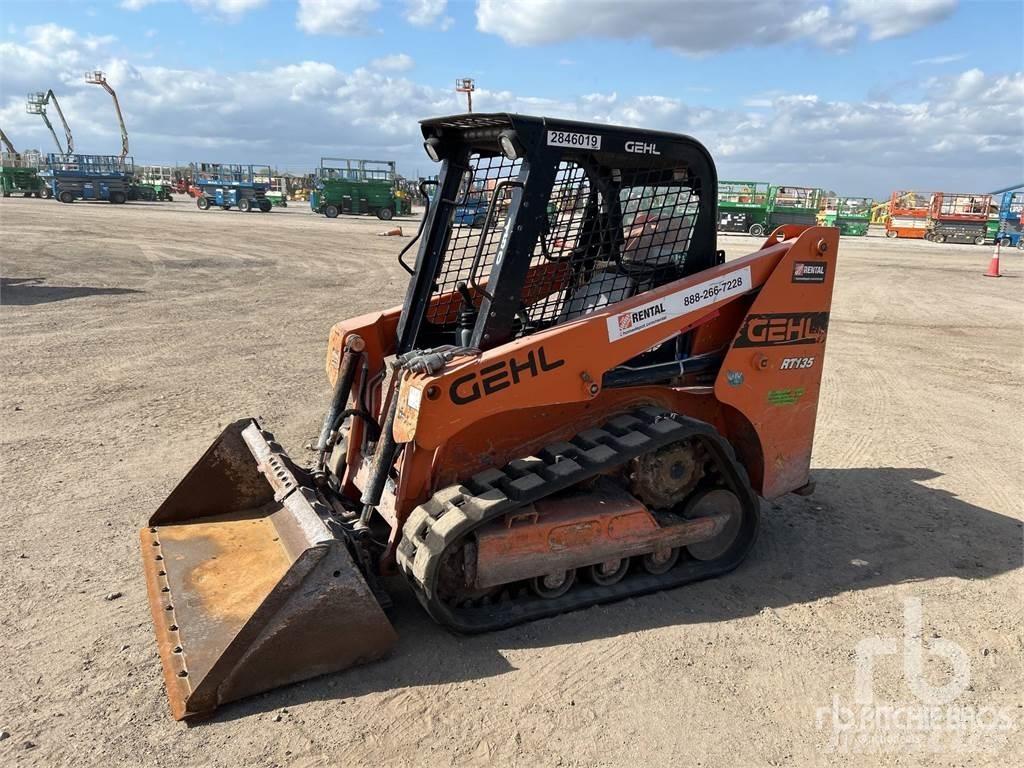 Gehl RT135 滑移装载机