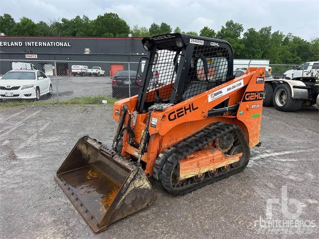Gehl RT135 滑移装载机