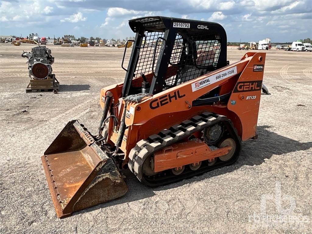 Gehl RT135 滑移装载机