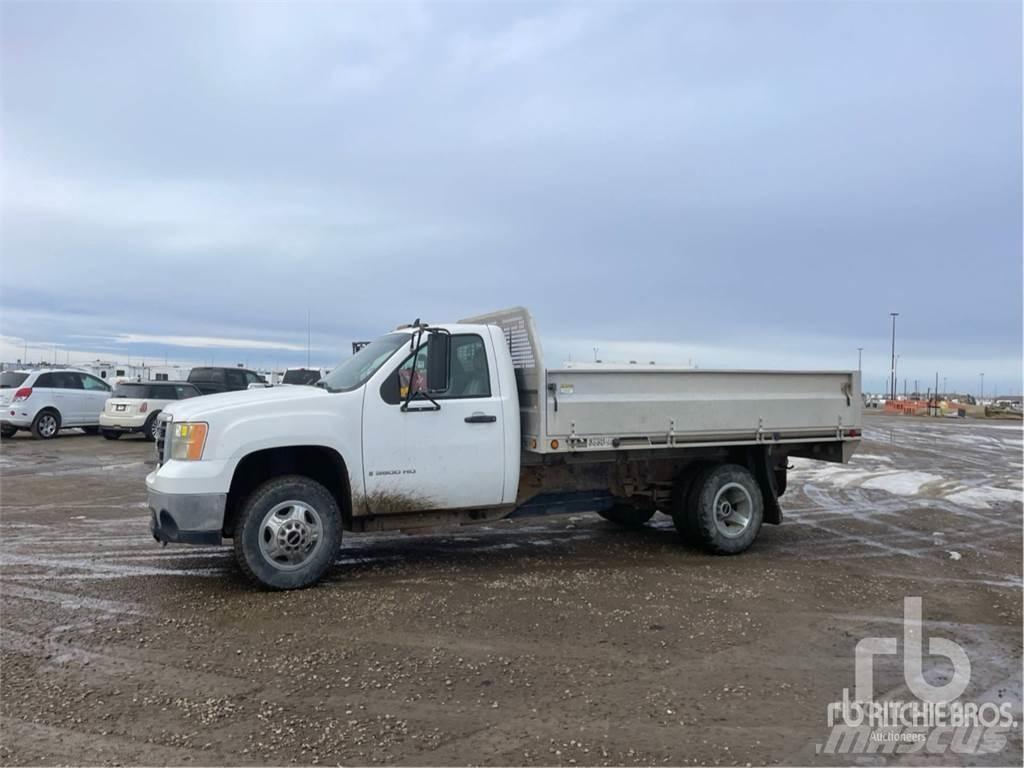 GMC 3500HD 平板栏板货车