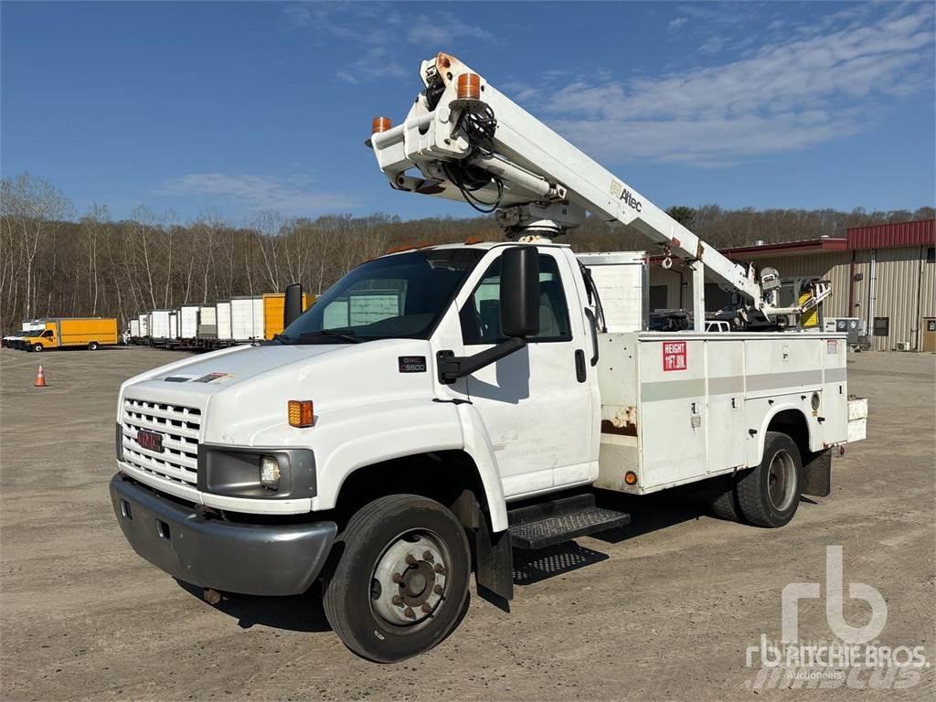GMC C5500 拖拉移动式高空作业平台