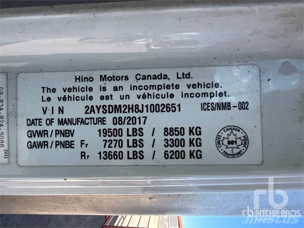 Hino 195 大型面包车