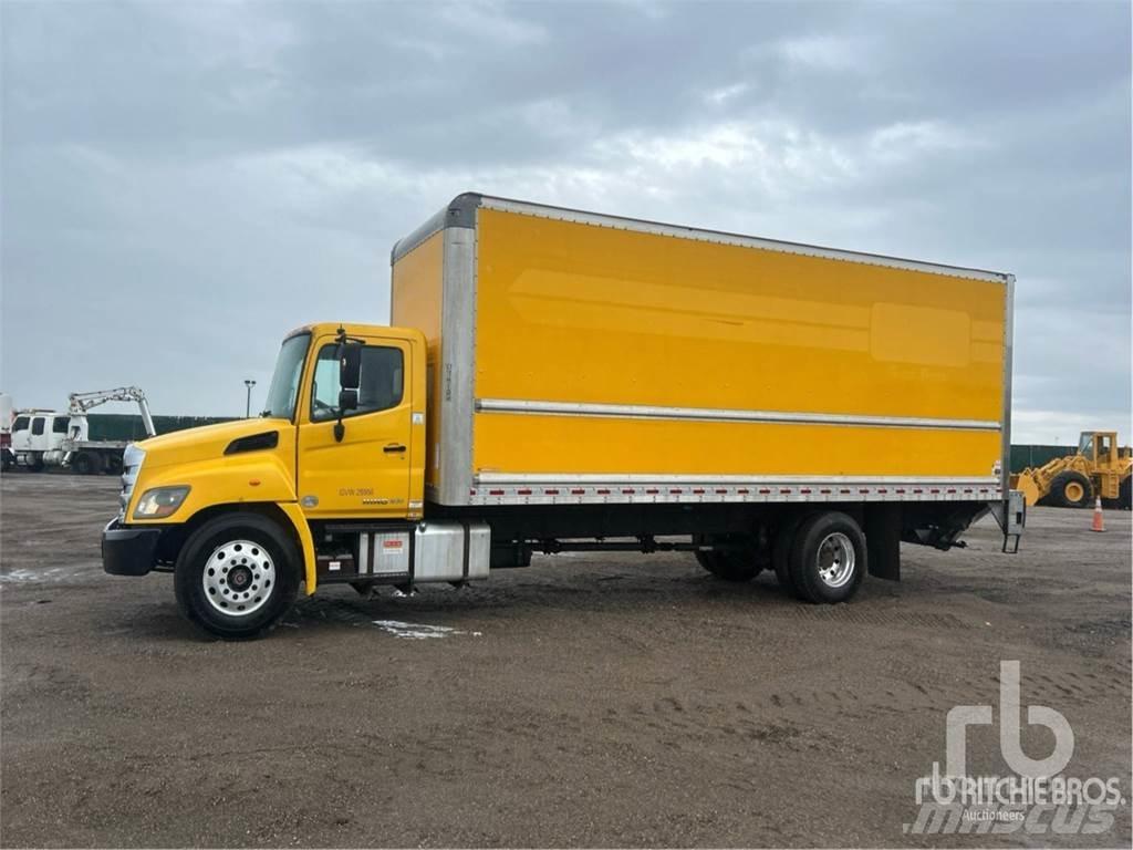 Hino 268 大型面包车