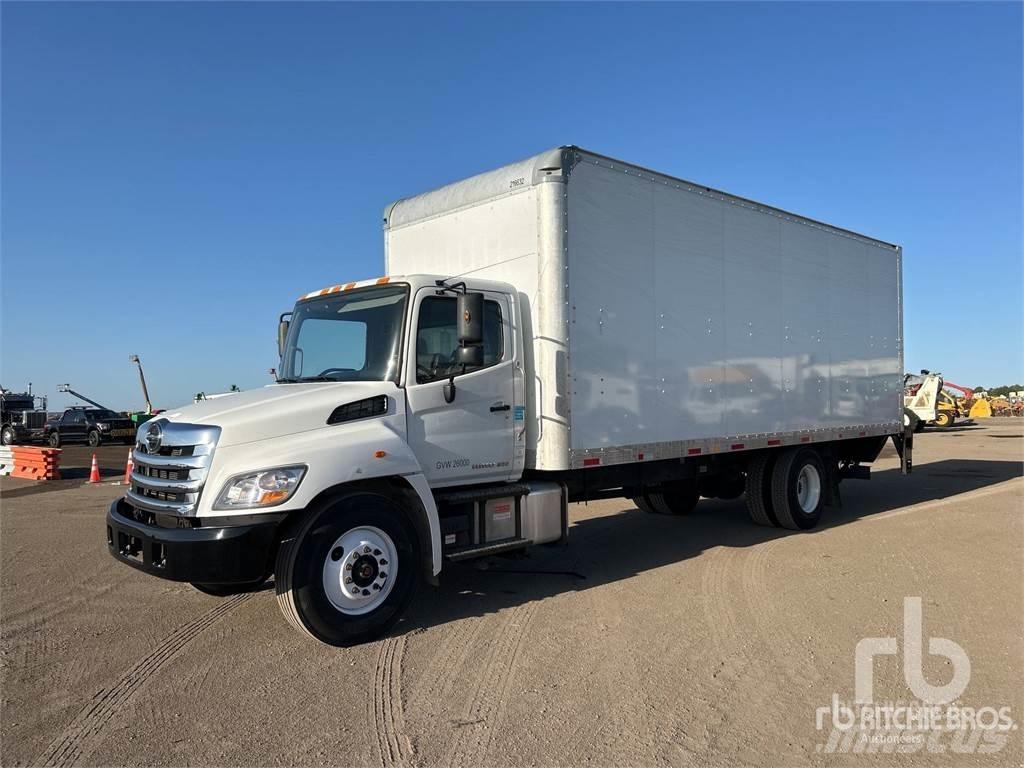 Hino 268 大型面包车