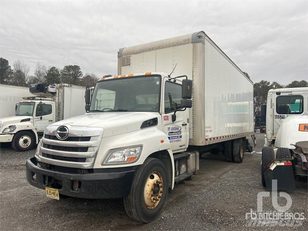 Hino 268 大型面包车