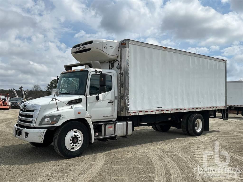 Hino 268 冷藏面包车