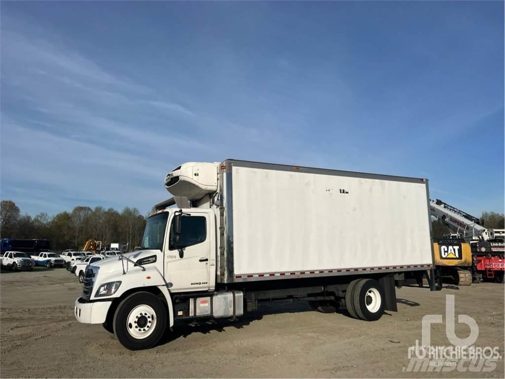 Hino 268 冷藏面包车