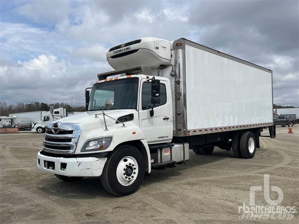 Hino 268 冷藏面包车