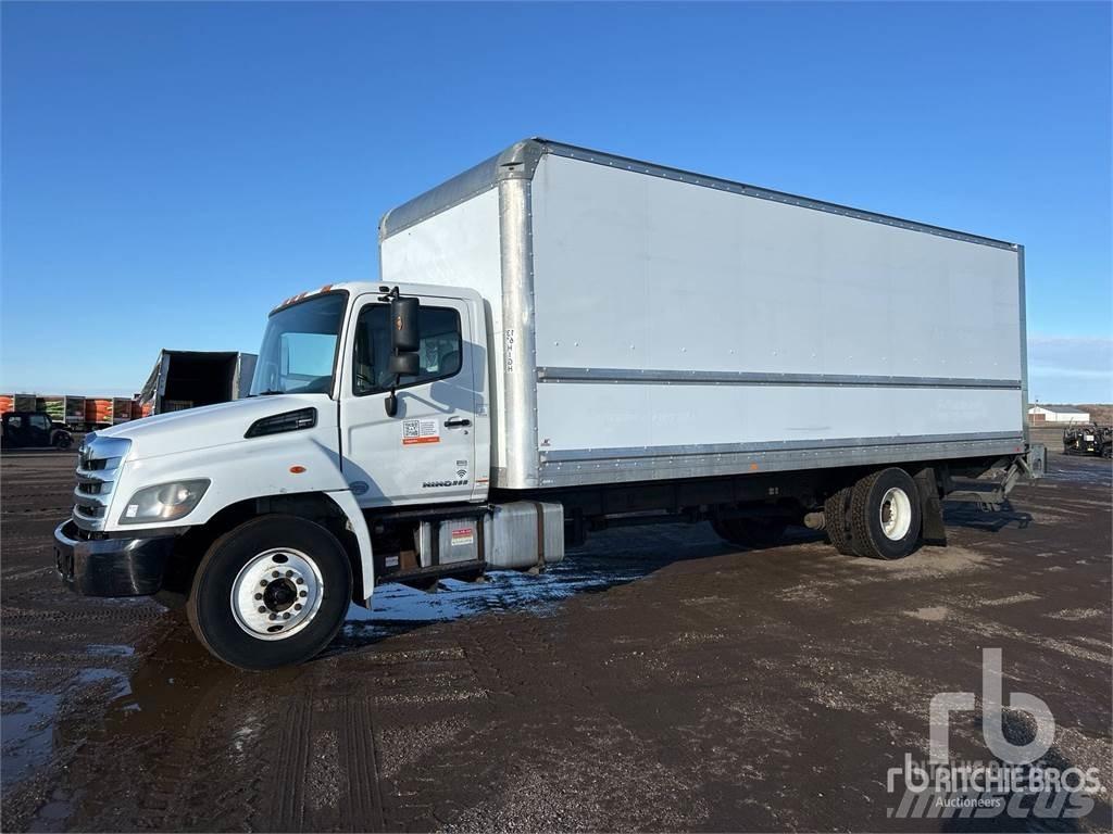 Hino 268 大型面包车
