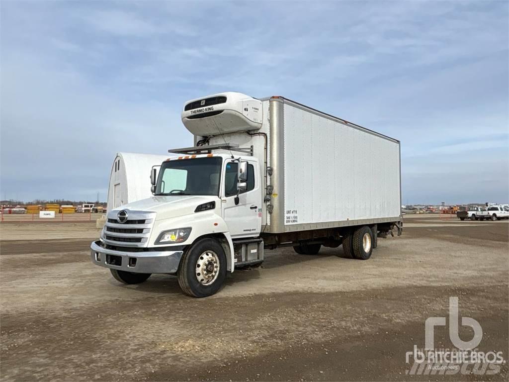 Hino 268 冷藏面包车