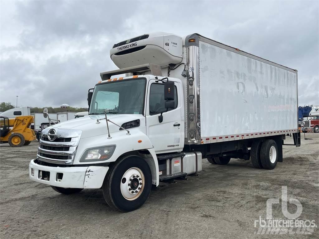 Hino 268 冷藏面包车