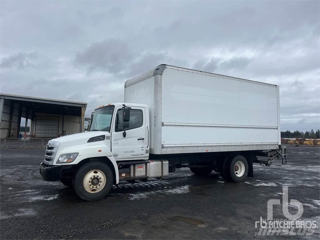 Hino 268 大型面包车