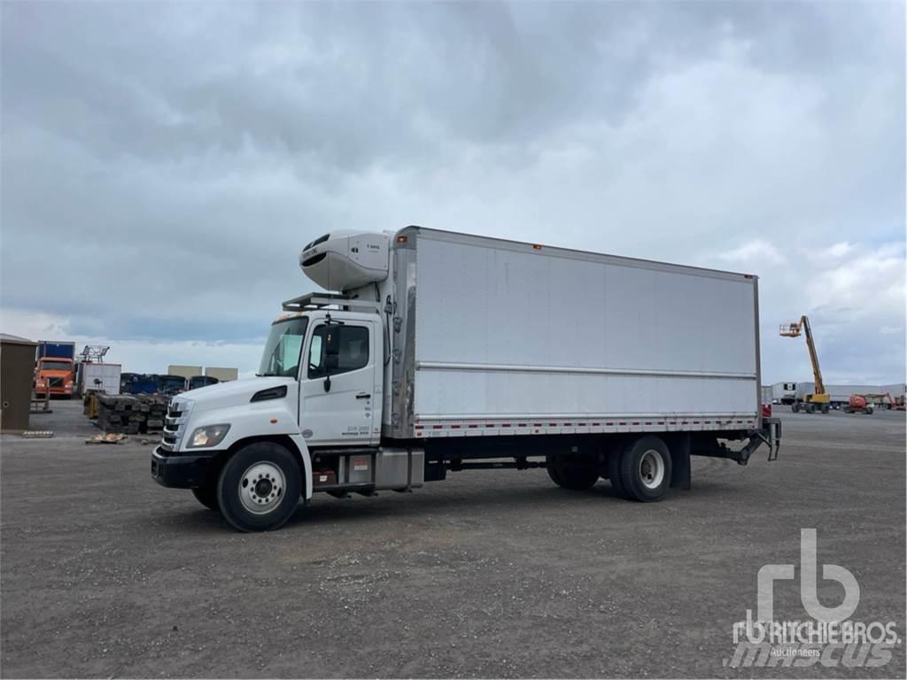 Hino 268 冷藏面包车