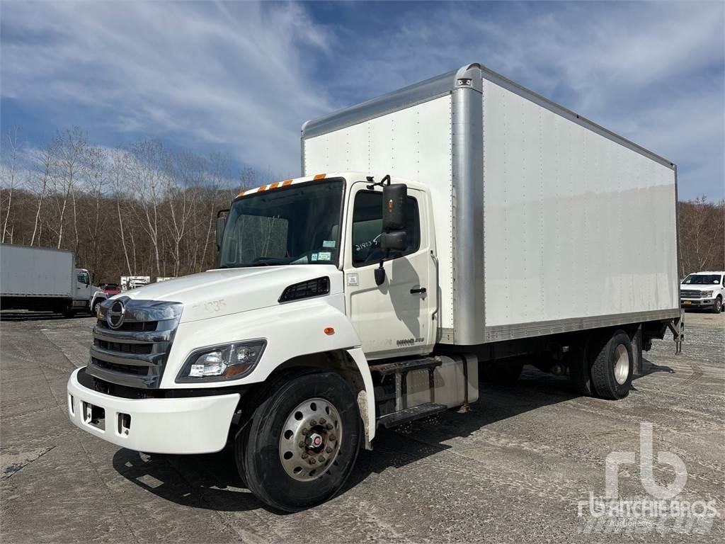 Hino 268 大型面包车