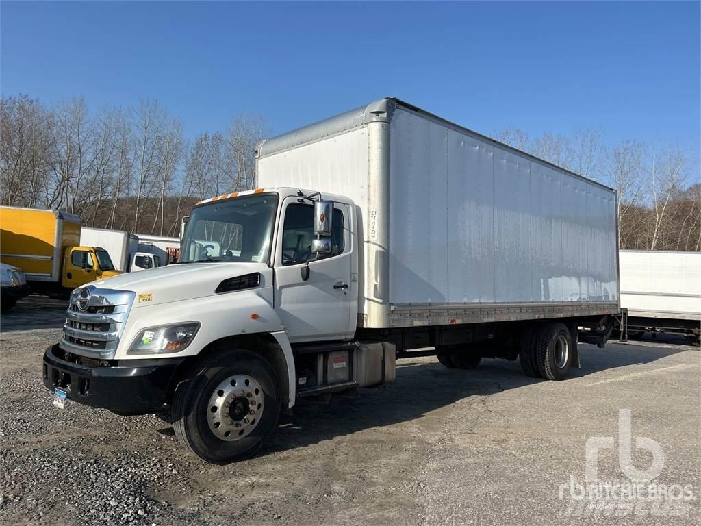Hino 268 大型面包车