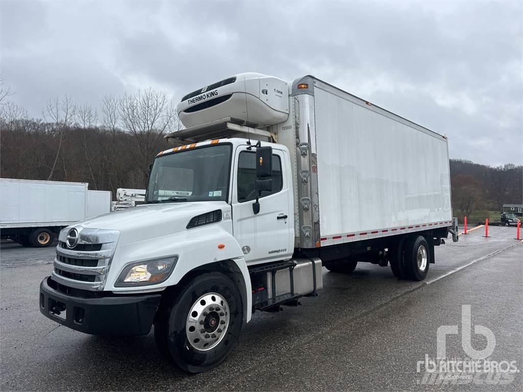 Hino 268 冷藏面包车