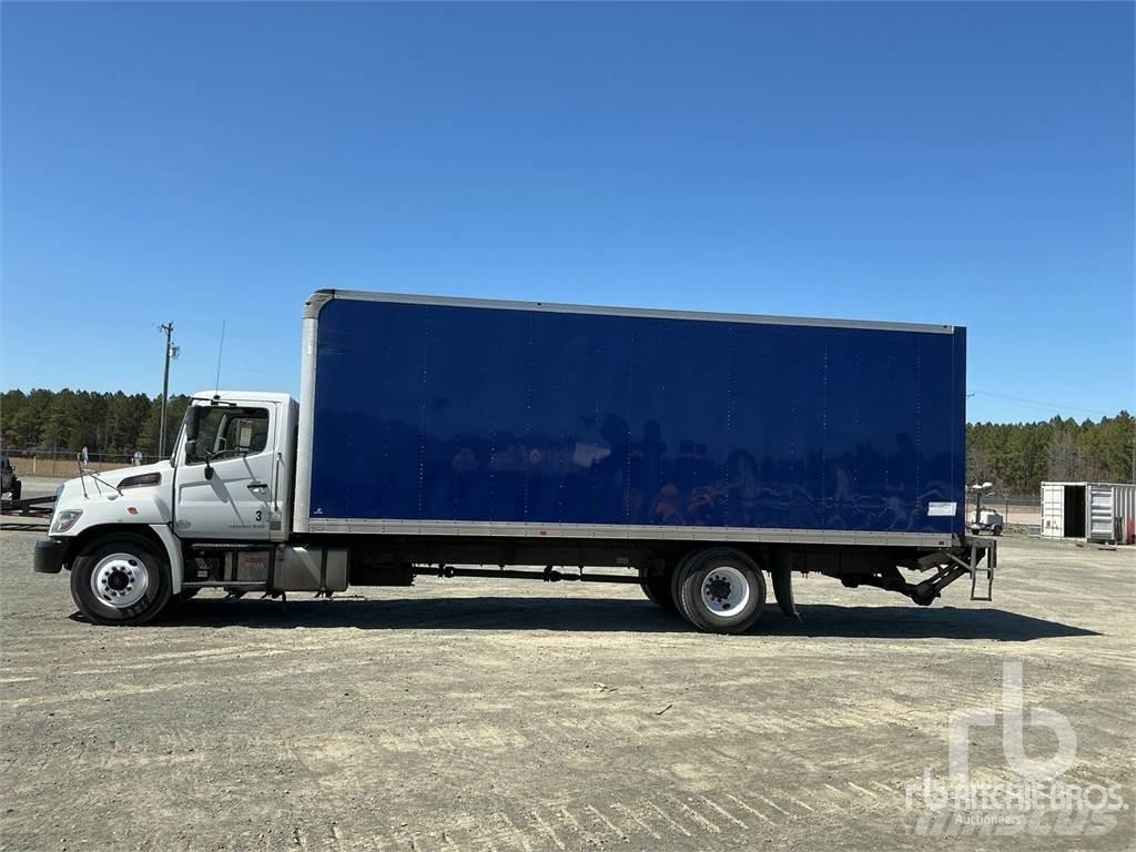 Hino 268 大型面包车