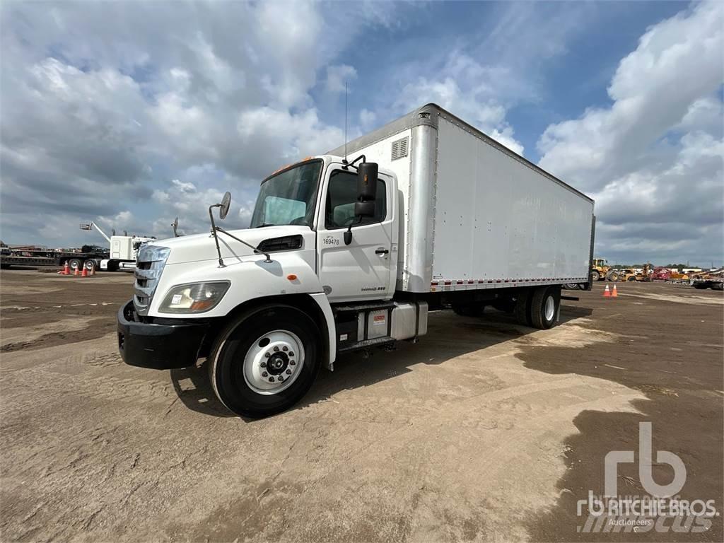Hino 268 大型面包车
