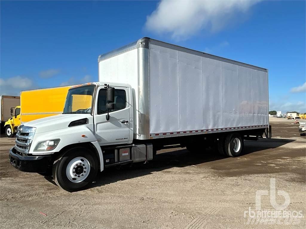 Hino 268 大型面包车
