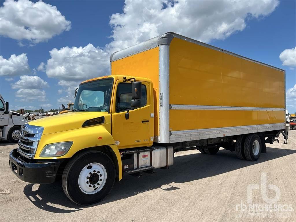 Hino 268 大型面包车