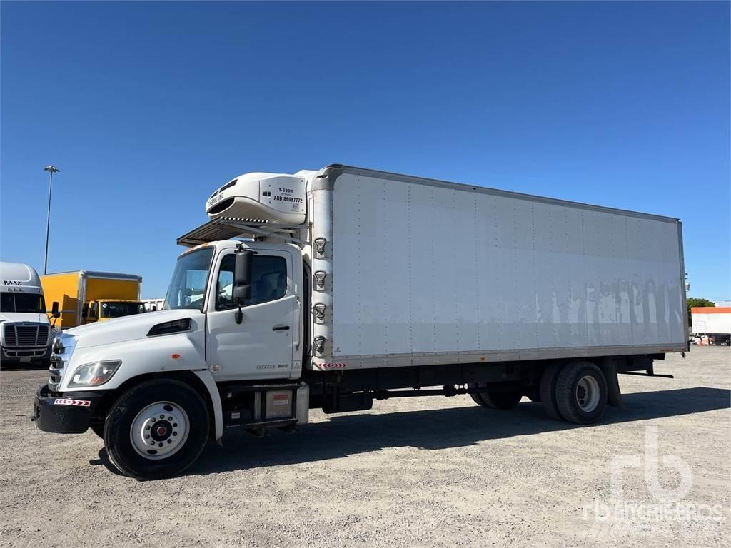 Hino 268 冷藏面包车