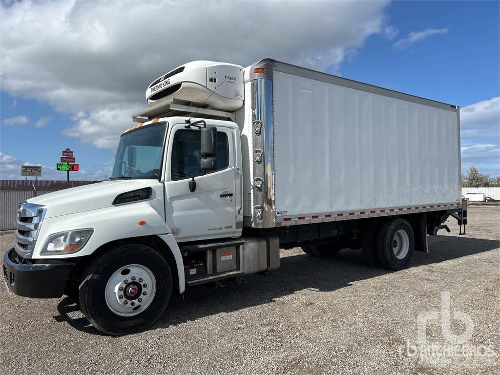 Hino 268 冷藏面包车